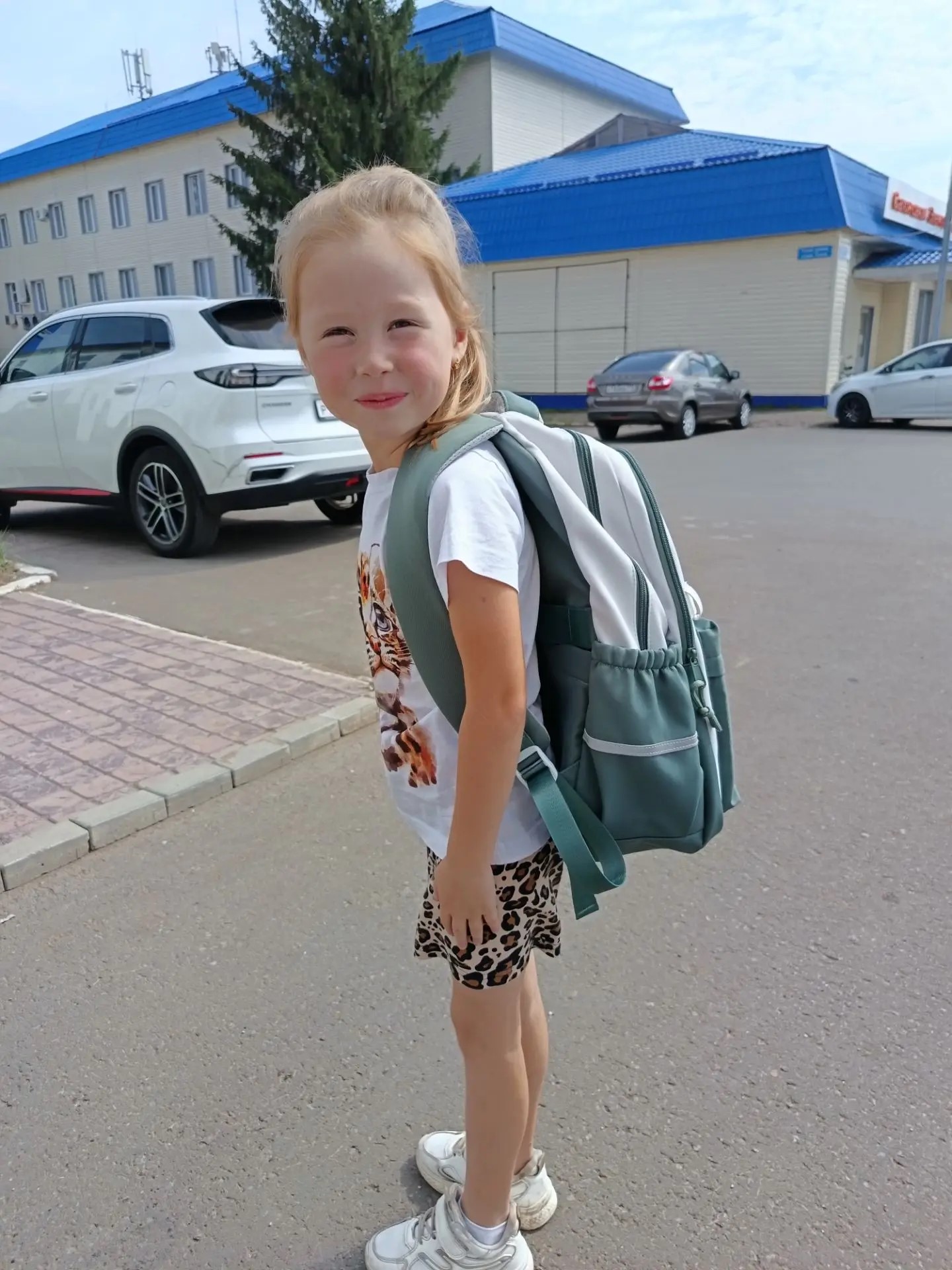 Счастливая обладательница школьного ранца - Лейла Шайхетдинова
