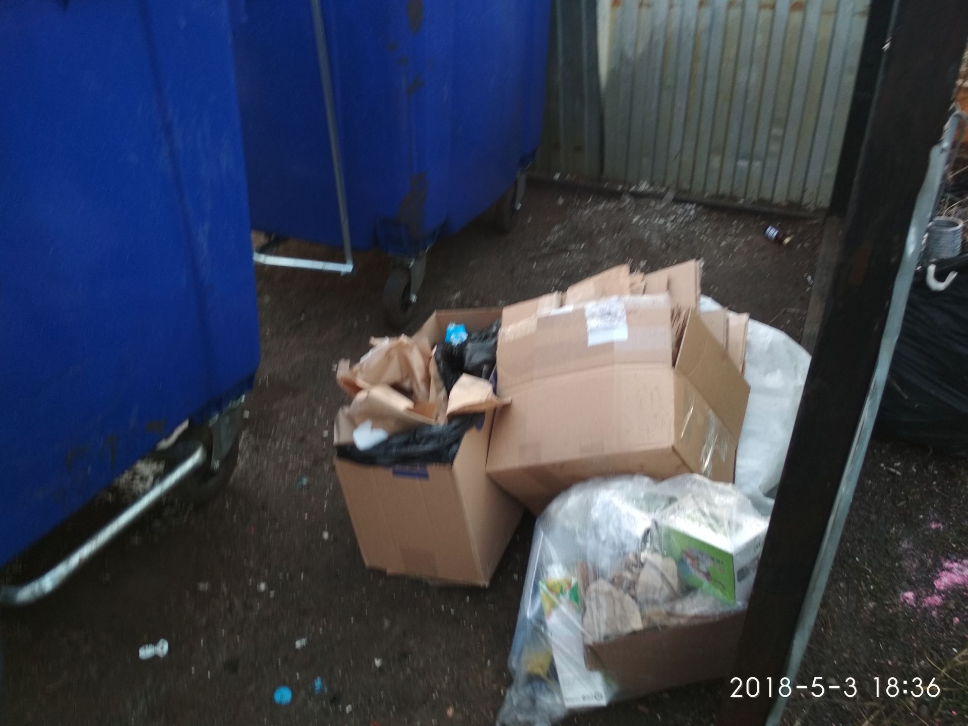 Почему быстро заполняются контейнеры возле многоквартирных домов г.Мензелинск?