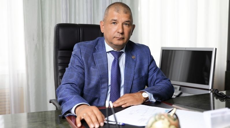 Поздравление главы района Айдара Салахова с 8 марта
