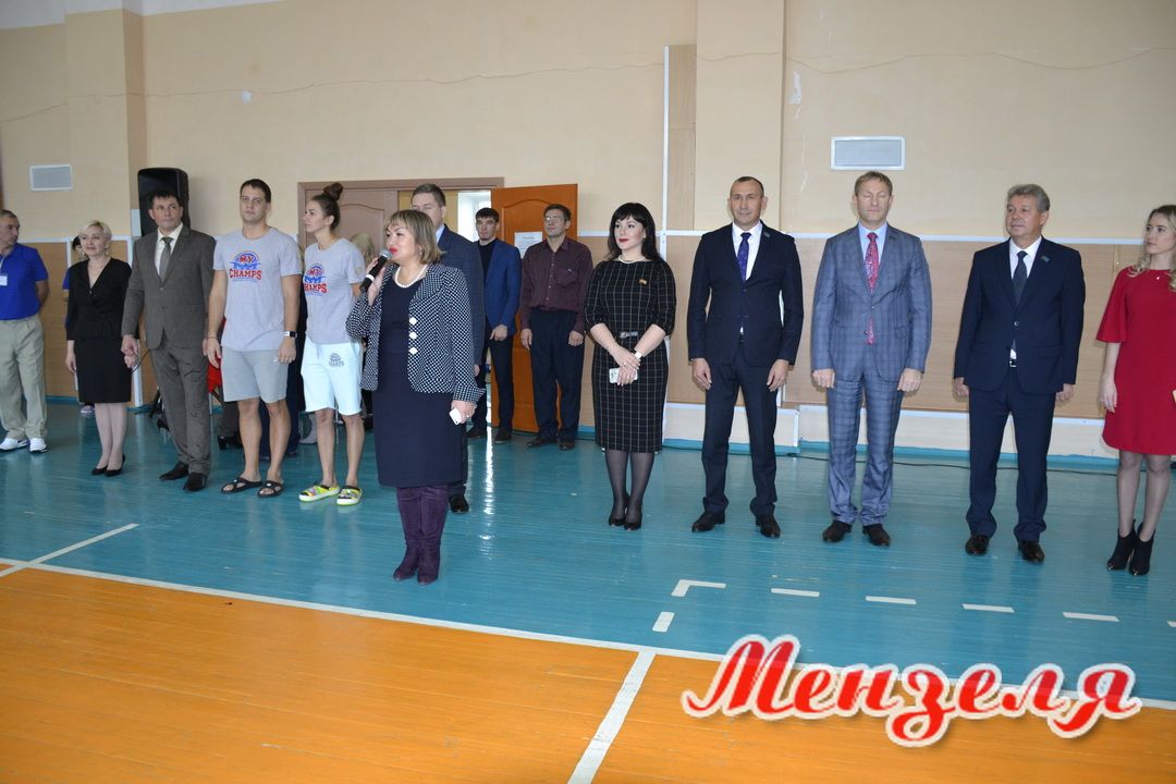 Депутат Рамиль Каримов организовал турнир по плаванию в Мензелинске