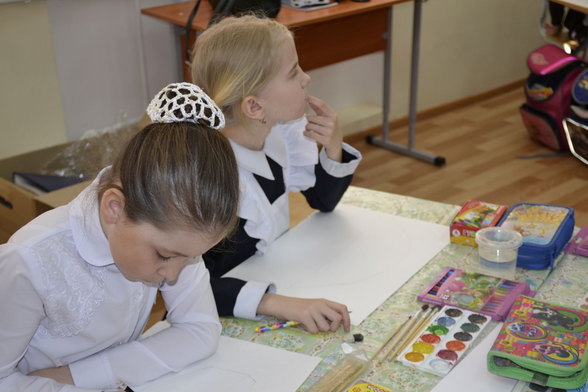 Ученики гимназии Мензелинска нарисовали достопримечательности города