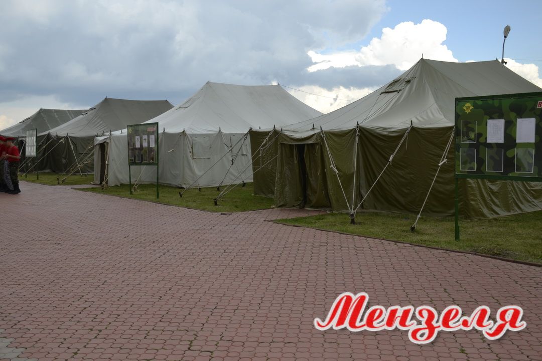 В Мензелинском районе прошло открытие военно-патриотического лагеря юнармейцев