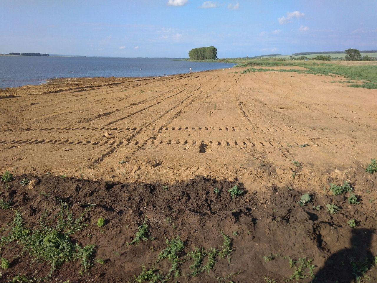 Рядом с историческом мостом Мензелинска появилось место для купания