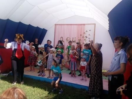Дети приюта "Тургай" в Мензелинском районе устроили праздник для родителей