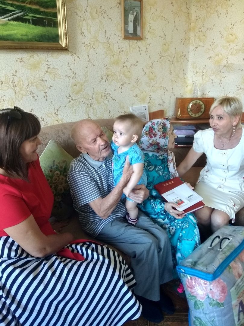 Мензелинку Адину Гиззатуллину поздравили с 90-летием