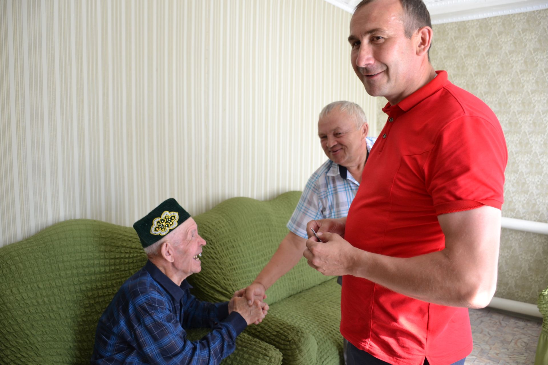 Ветераны Мензелинского района получили медаль «За доблестный труд»