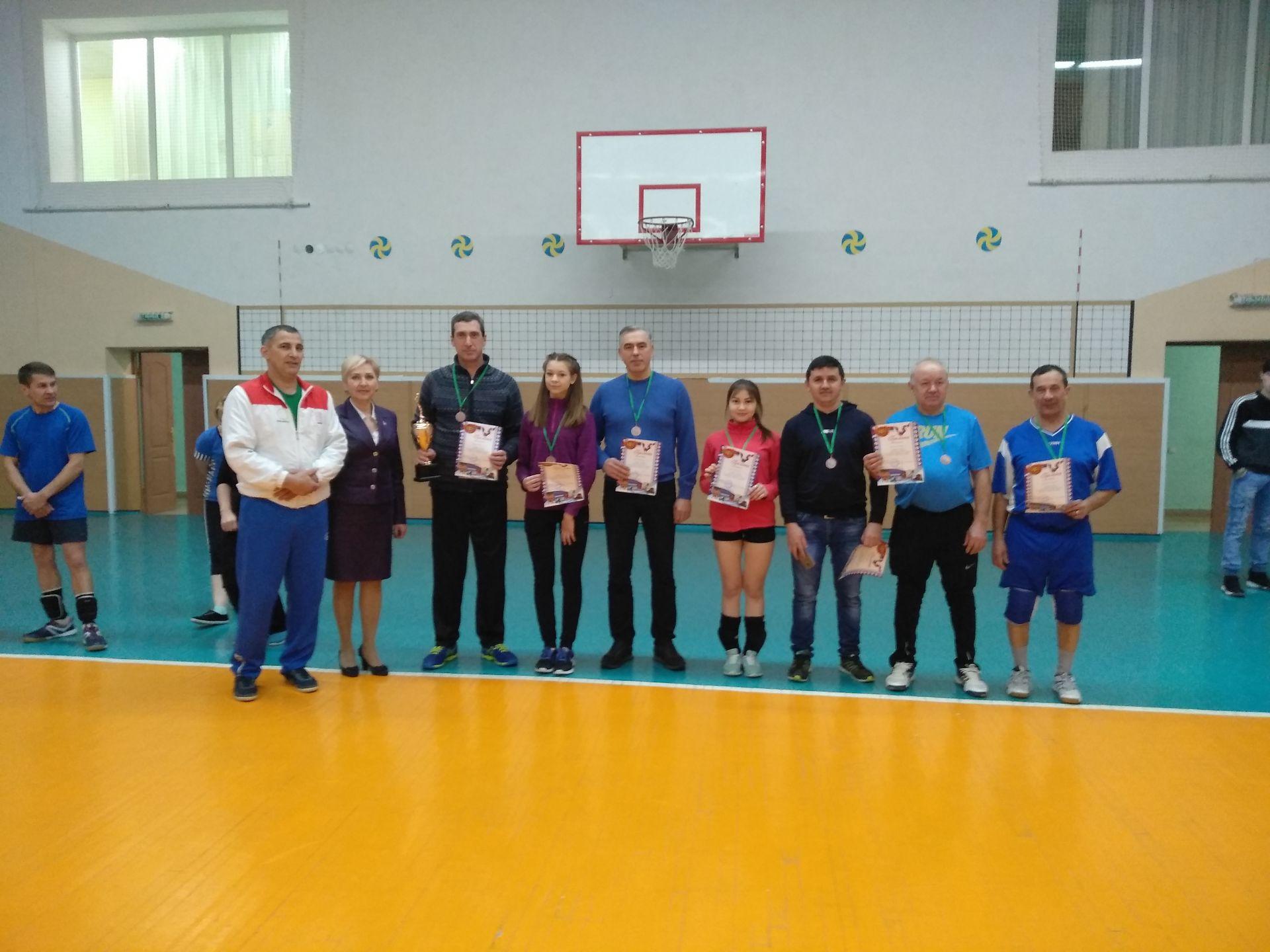 Определились победители соревнований по волейболу в Мензелинском районе