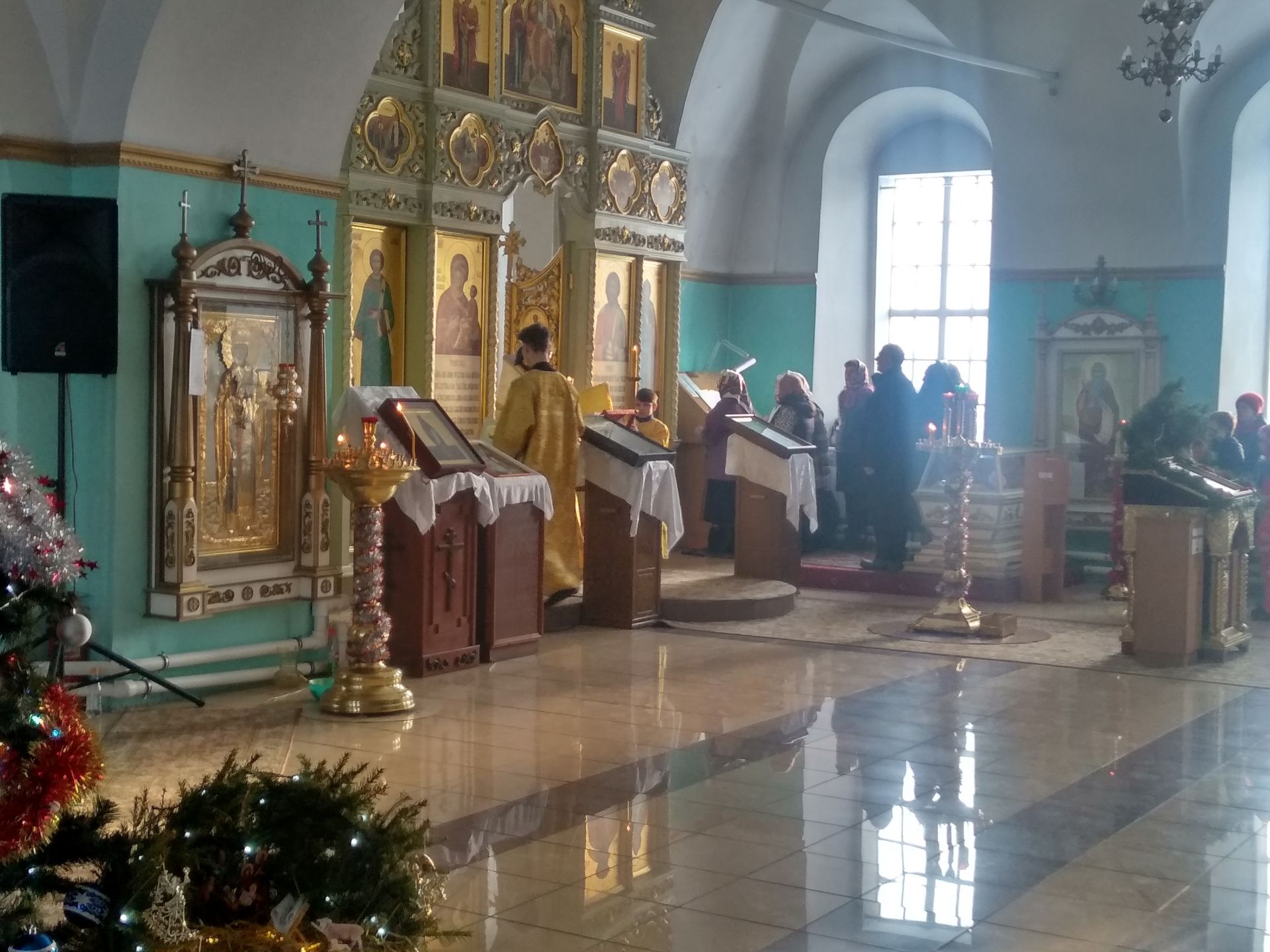 В Никольском соборе состоялась служба, посвященная Рождественскому сочельнику