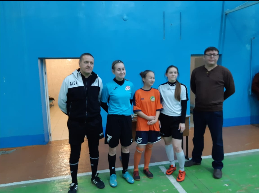 Мензелинские футболистки стали бронзовыми призерами Татарстана