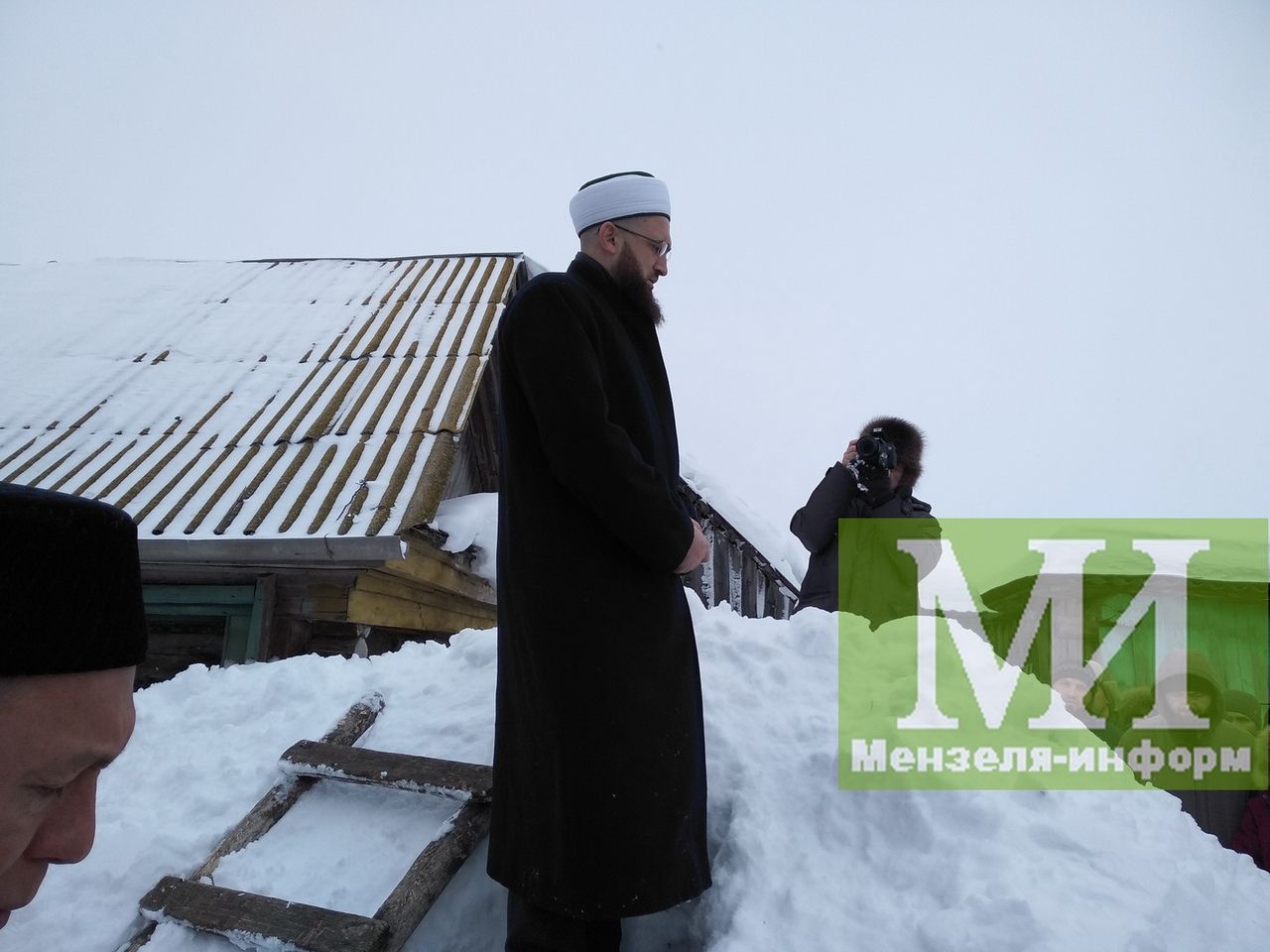 Минзәлә районы Аю авылында Мөслим районы имам- мөхтәсибе Габделкәрим хәзрәт Моратов белән саубуллаштылар