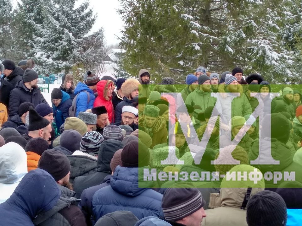 Минзәлә районы Аю авылында Мөслим районы имам- мөхтәсибе Габделкәрим хәзрәт Моратов белән саубуллаштылар