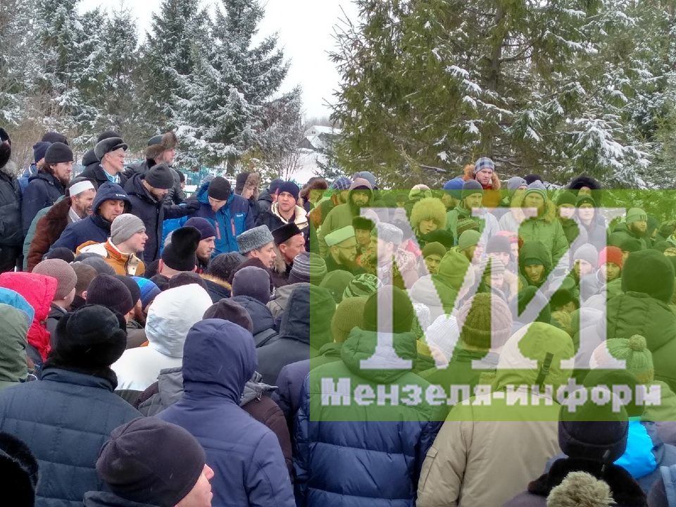 Минзәлә районы Аю авылында Мөслим районы имам- мөхтәсибе Габделкәрим хәзрәт Моратов белән саубуллаштылар