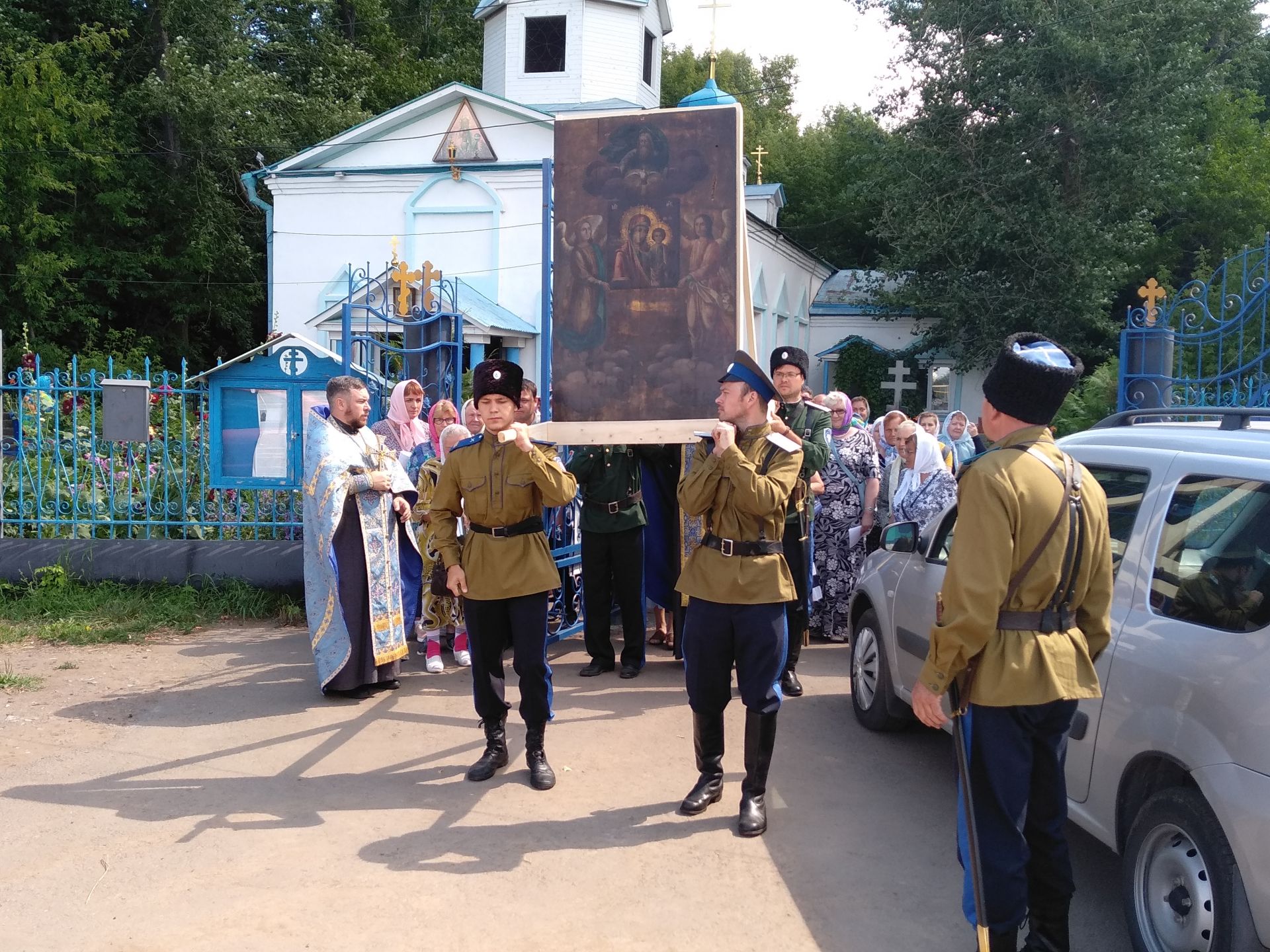 В Мензелинске состоялся крестный ход в честь Казанской иконы Божией Матери