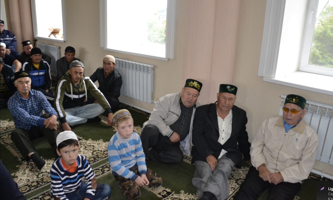 В Мензелинской мечети состоялся праздничный намаз в честь Курбан-байрам