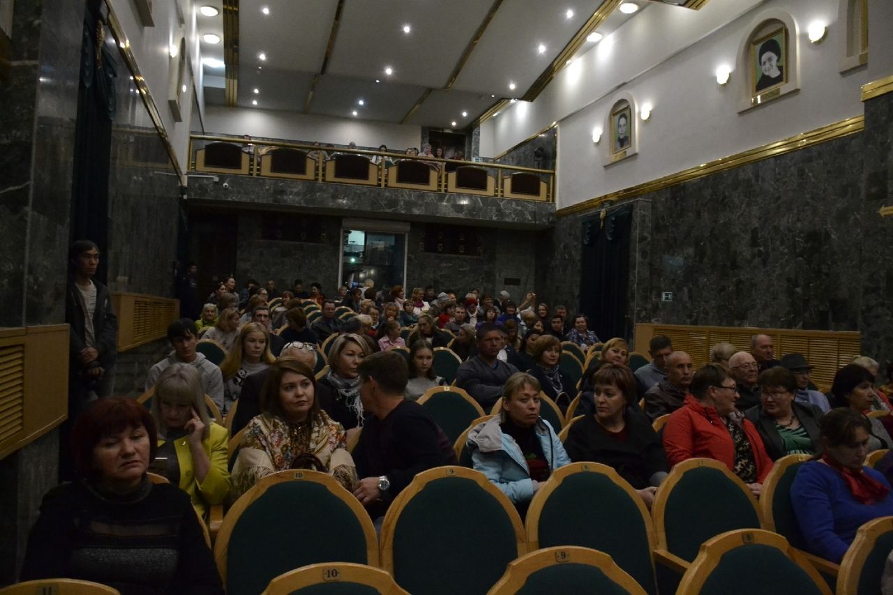 Мензелинские зрители восхищены русским театром драмы и комедии