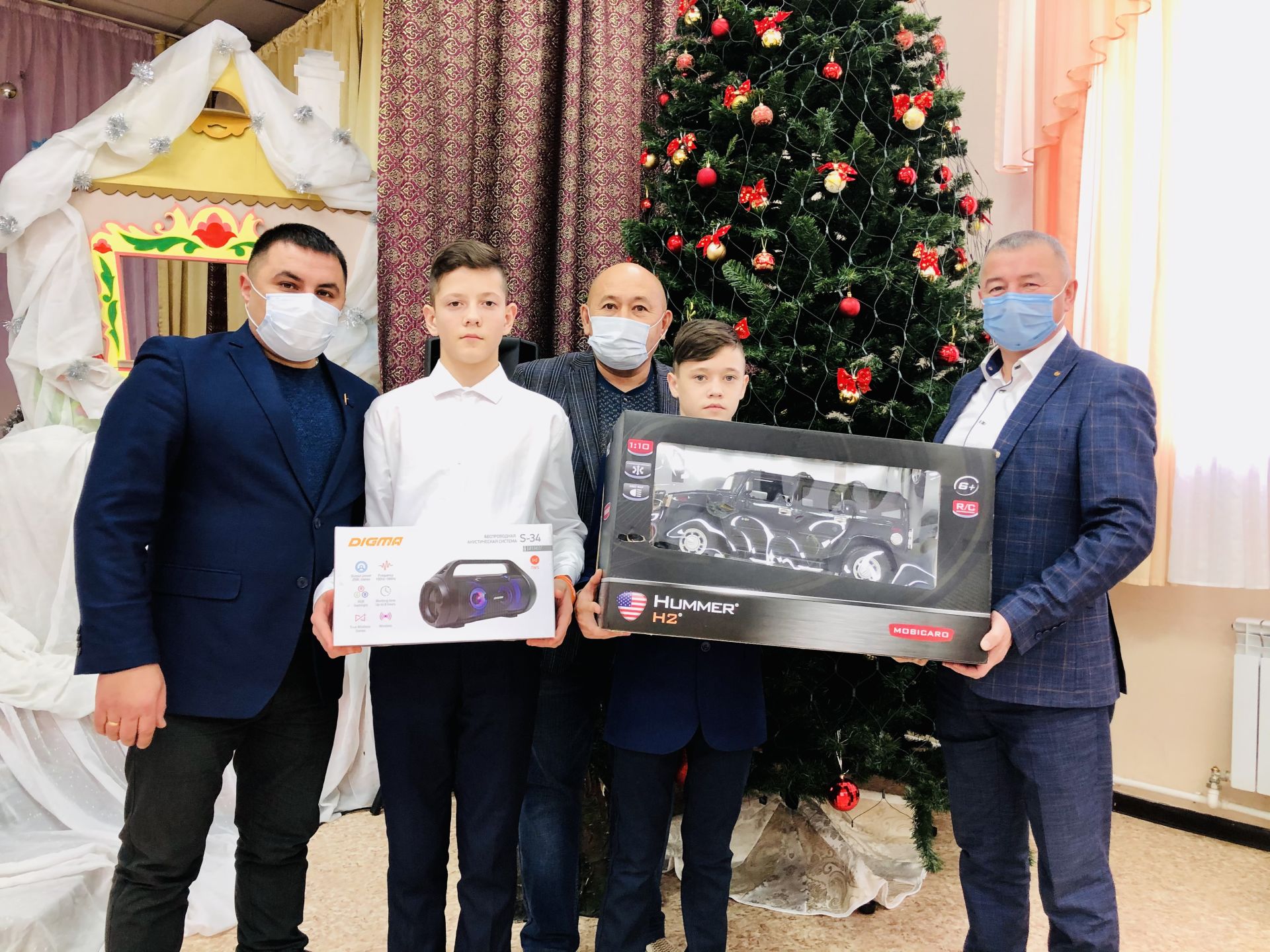 Воспитанник Мензелинской школы-интерната получил новогодний подарок от Путина