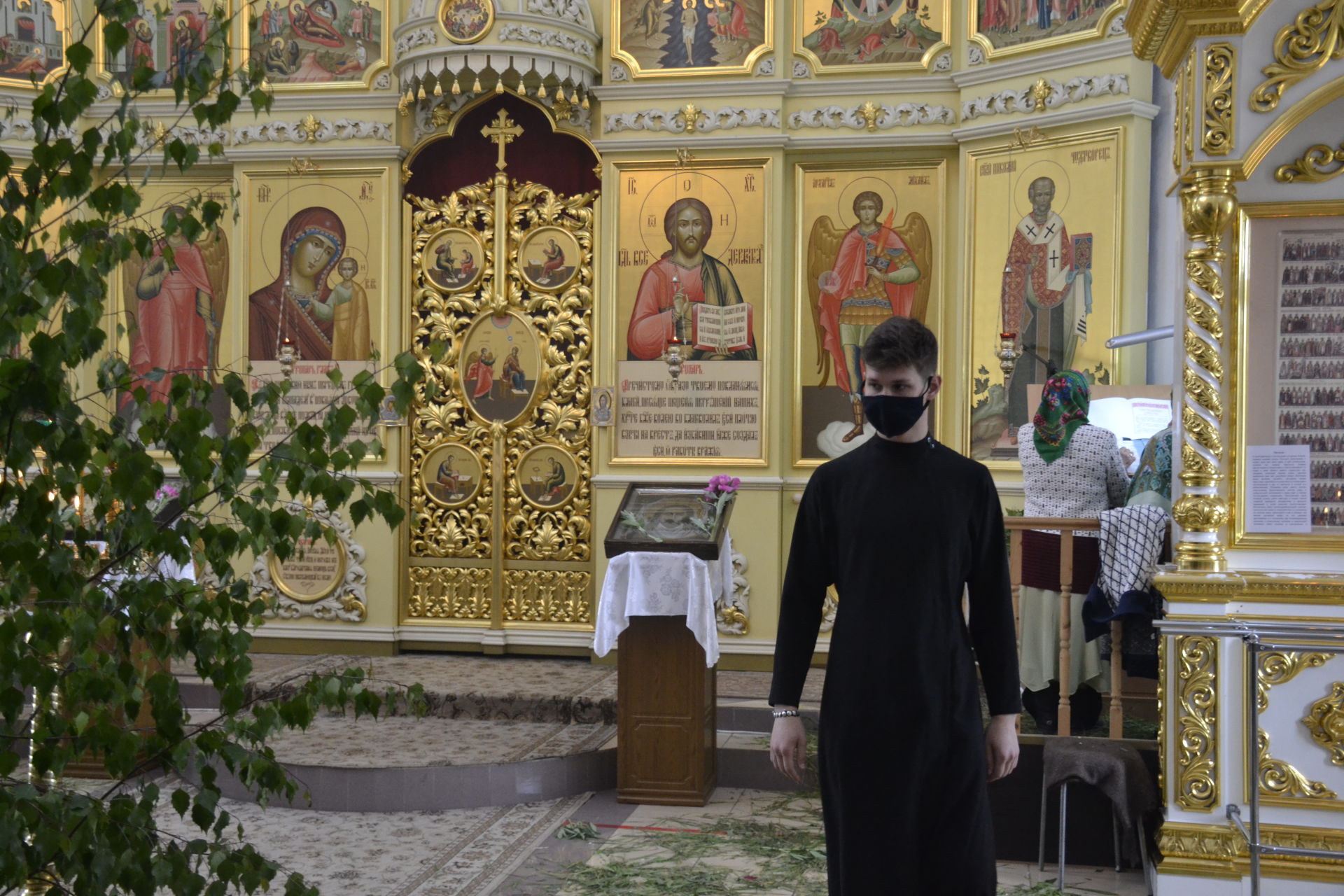 Православные Мензелинска отметили Святую Троицу