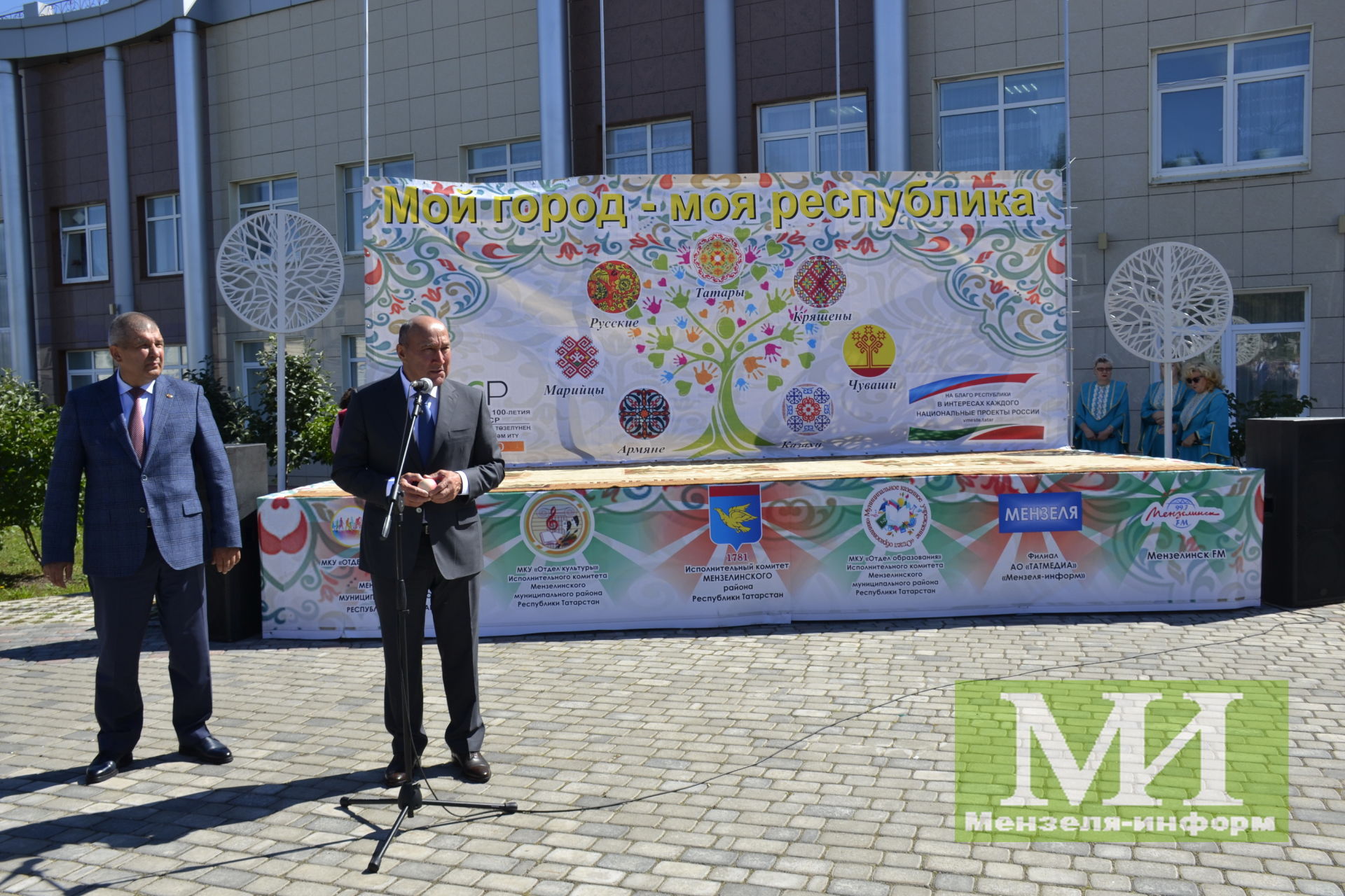 Заместитель председателя Госсовета РТ Марат Ахметов встретился в Мензелинске с работниками культуры, искусства и образования
