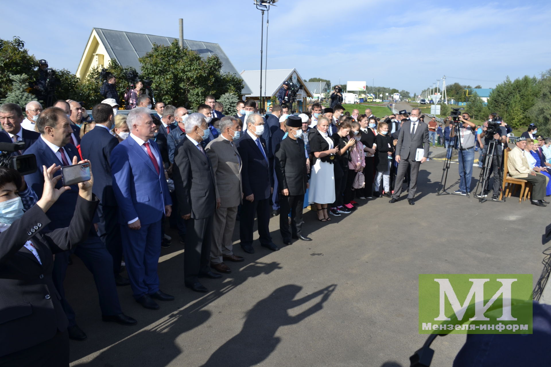 Мензелинцы тоже участвовали в церемонии открытия бюста Минтимеру Шаймиеву