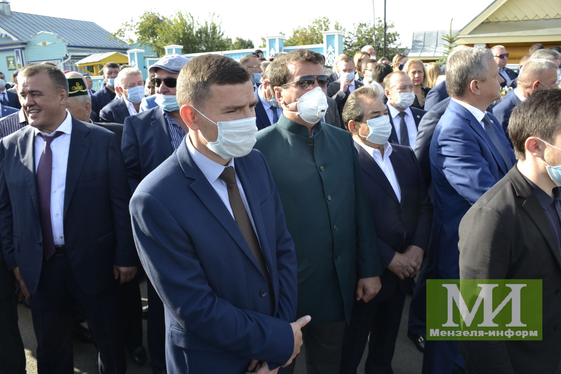 Мензелинцы тоже участвовали в церемонии открытия бюста Минтимеру Шаймиеву