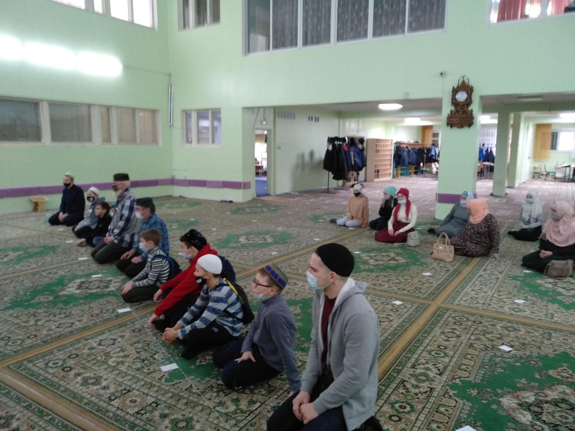 Мусульмане Мензелинска побывали в гостях в Ак мечети