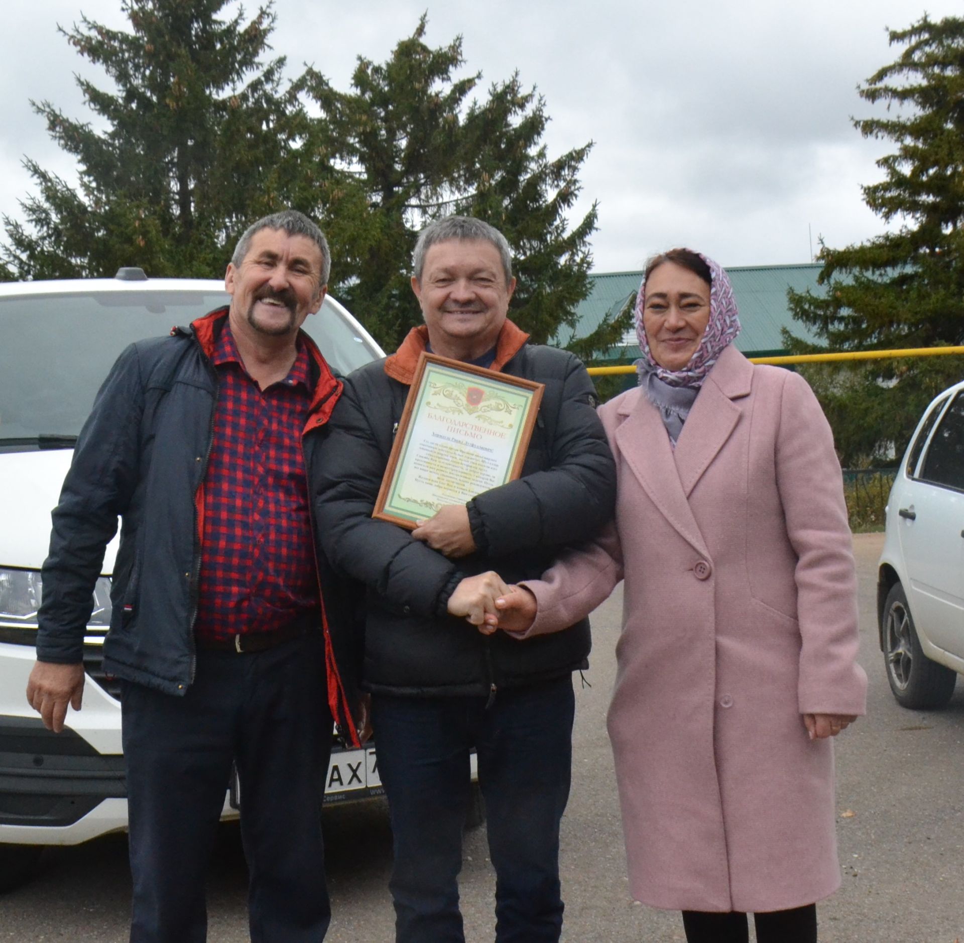 Равиль Миннехузин поздравил жителей Иркеняшского сельского поселения с Днём учителя и Декадой пожилых