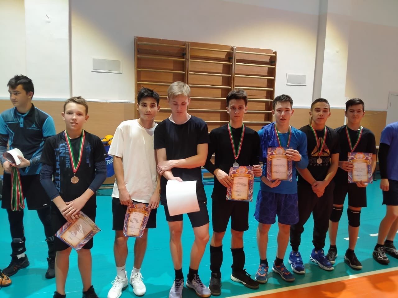 Студенты Мензелинского техникума стали лучшими в соревнованиях по волейболу