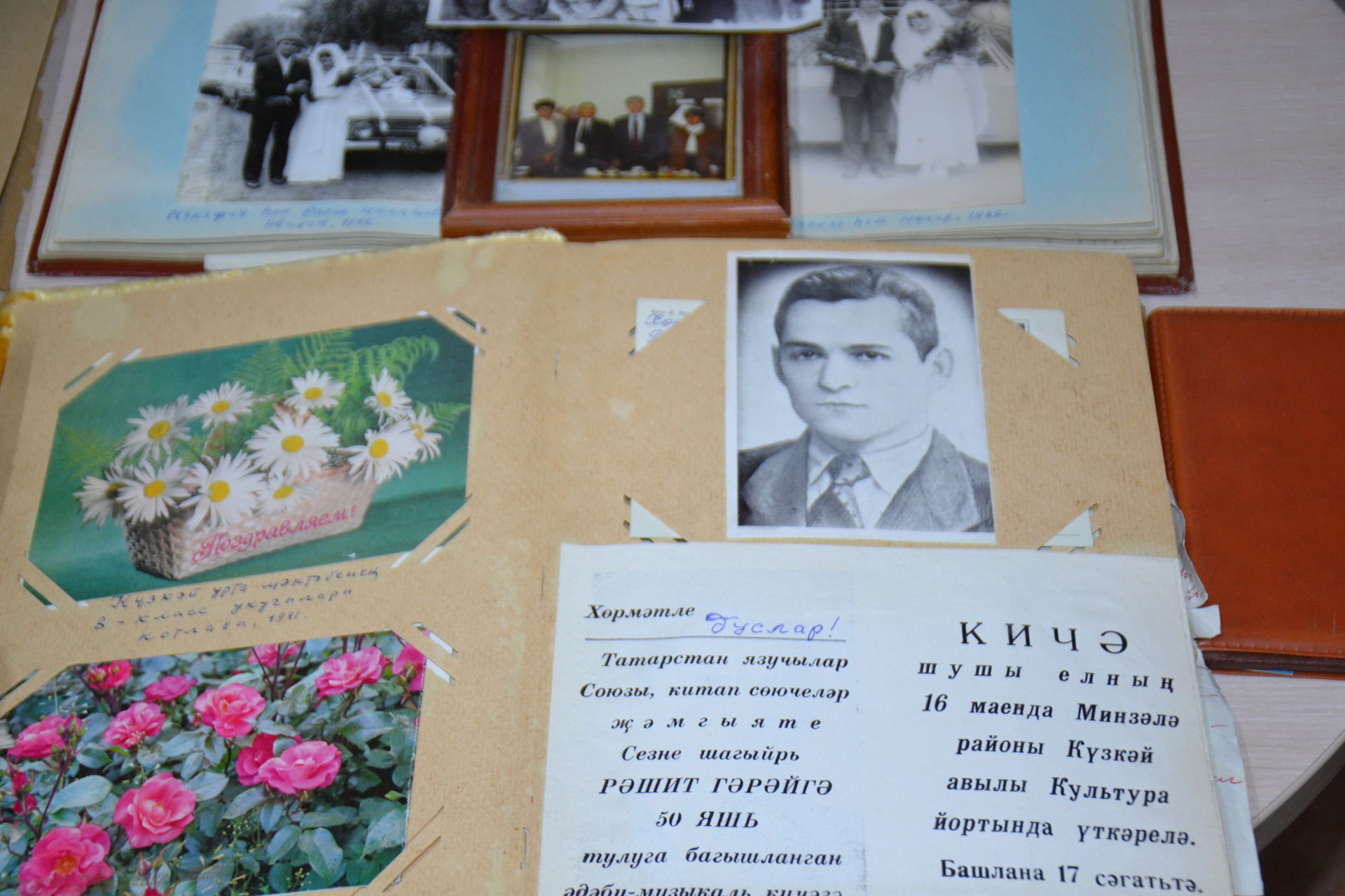 Заслуженный работник культуры РТ Лениза Якиева ознакомила с экспонатами музея Рашита Гарая