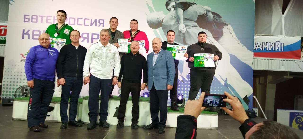 Ринат Фәрдиев истәлегенә көрәш турнирында Минзәлә вәкиле беренче урын яулады