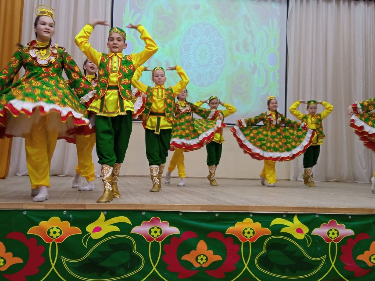 В Мензелинске проходит зональный этап конкурса учителей татарского языка и литературы