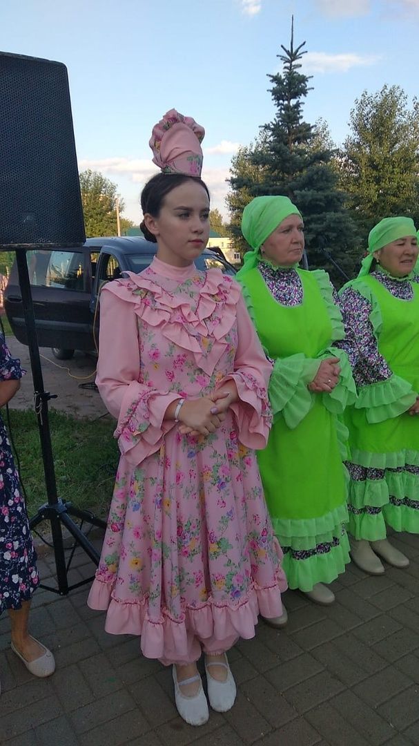 На концерте в парке Нефтяников г. Мензелинск участвовали и зрители