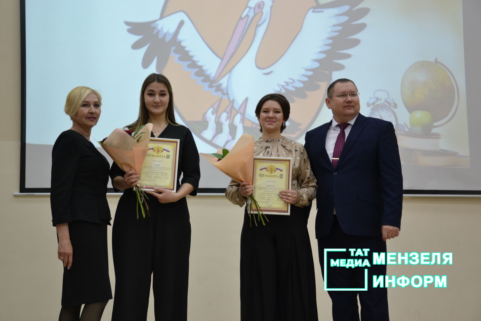 В Мензелинском районе победительницей муниципального этапа конкурса «Учитель года – 2023» стала учитель средней школы № 2 Ксения Крючкова