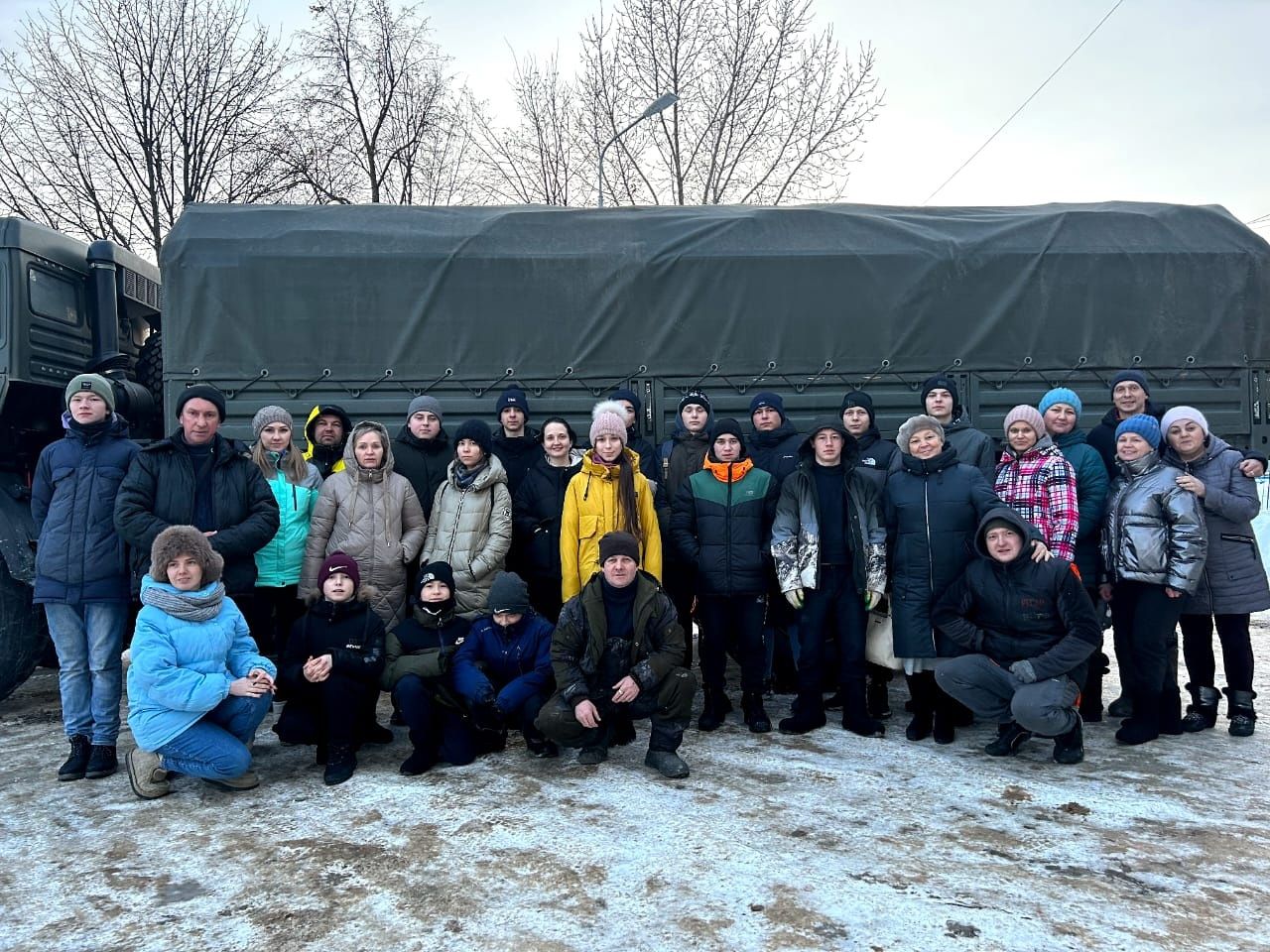 Из Мензелинска гуманитарную помощь участникам специальной военной операции отправили на большом “КАМАЗе”