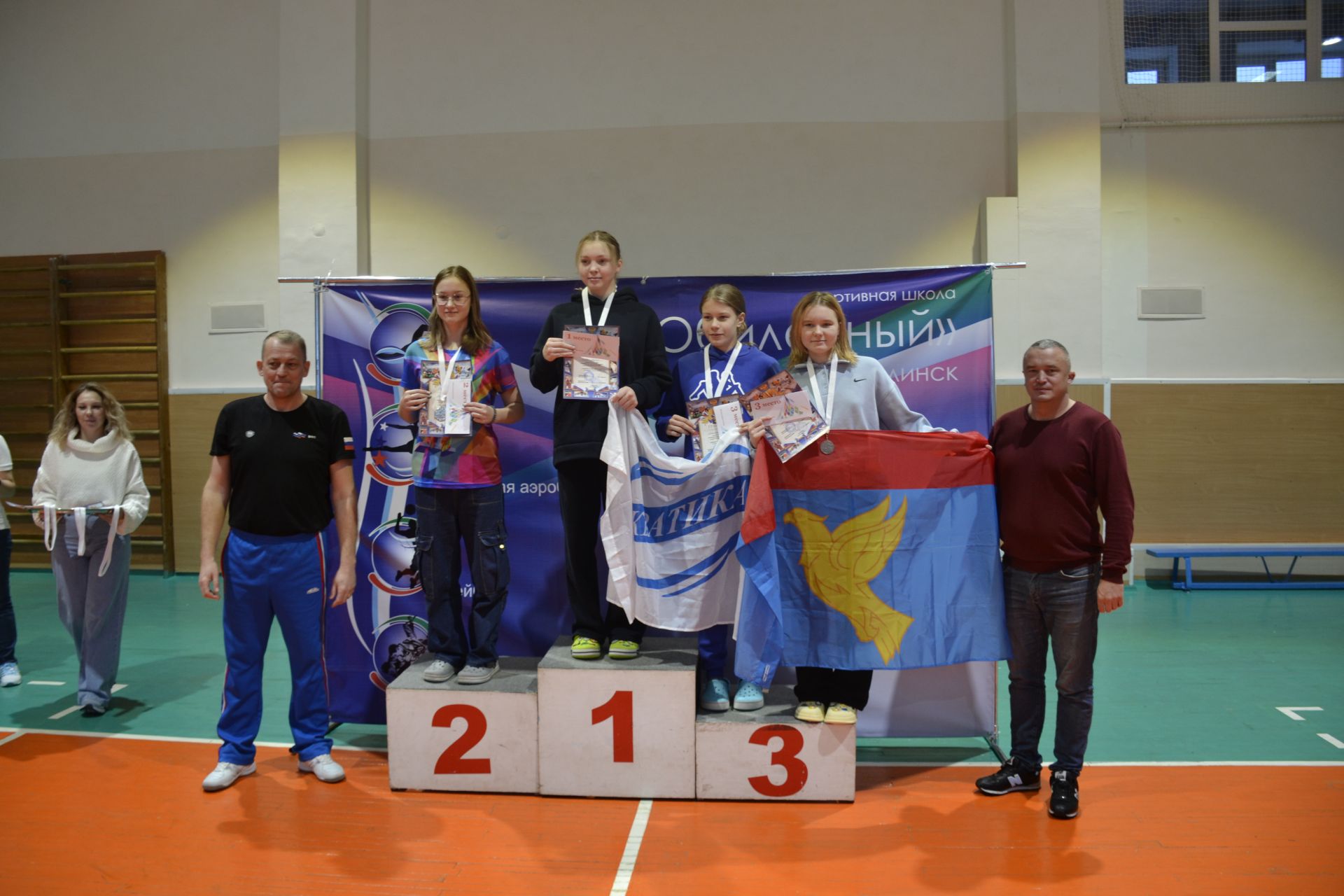 Минзәлә йөзүчеләре эстафеларда 2 призлы урын яуладылар