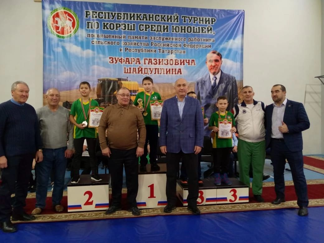 Минзәлә көрәшчеләре Әлмәт районыннан медальләр белән кайттылар