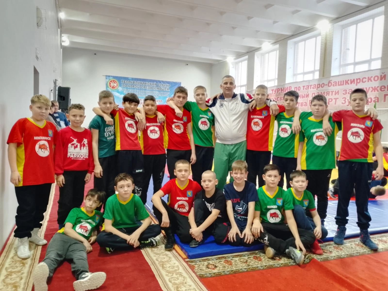 Минзәлә көрәшчеләре Әлмәт районыннан медальләр белән кайттылар
