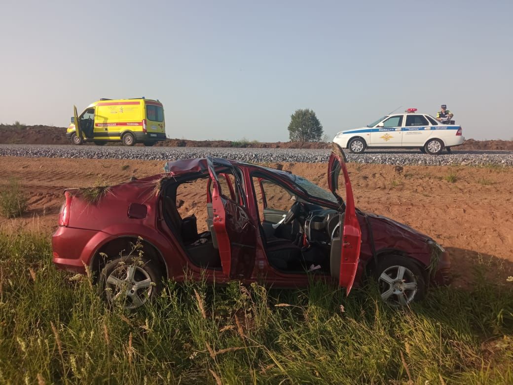 В Мензелинском районе перевернулся автомобиль