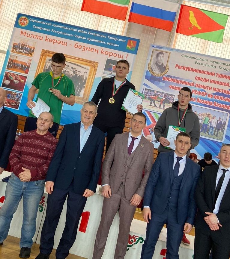Минзәлә студентлары көрәш буенча республика турнирында призлы урыннар яуладылар