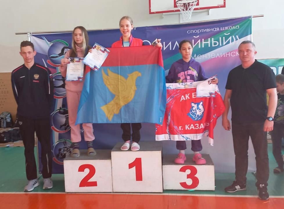 Минзәлә йөзүчеләре үзебездә узган республика ярышларында уңышлы чыгыш ясадылар