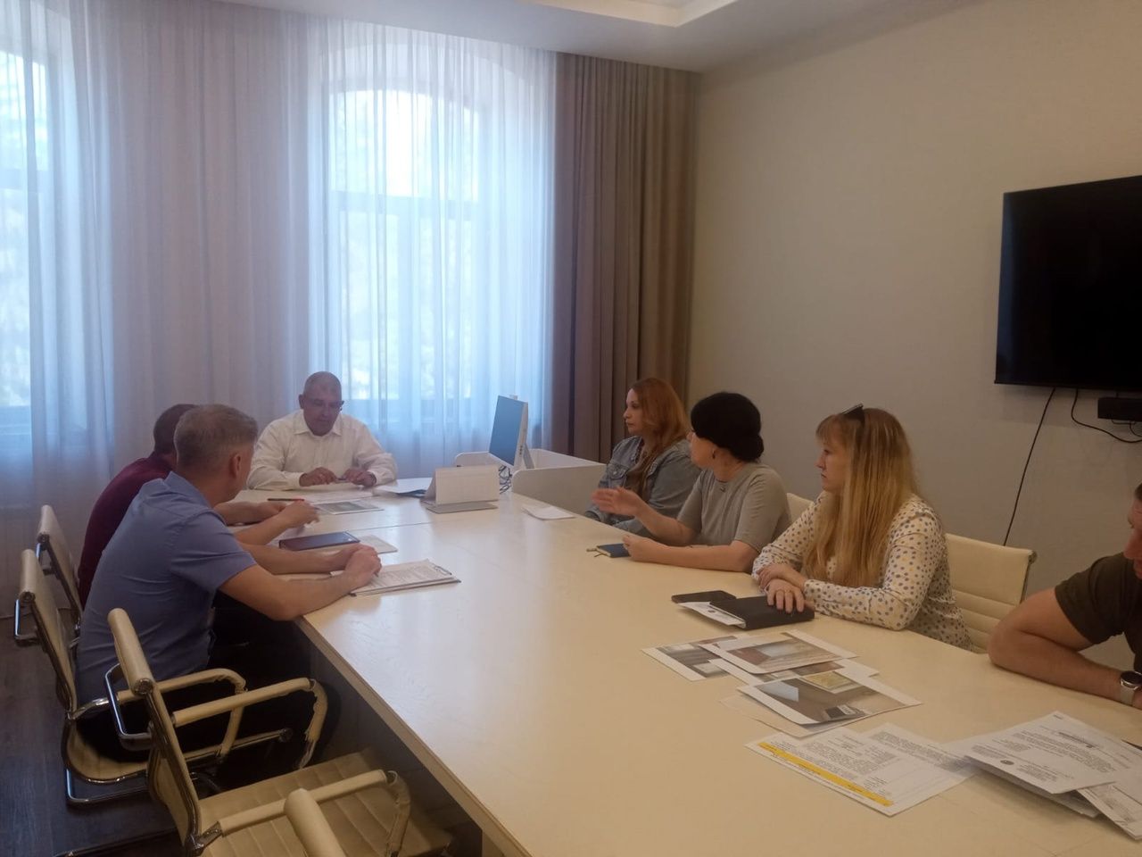 Глава Мензелинского района провёл прием граждан