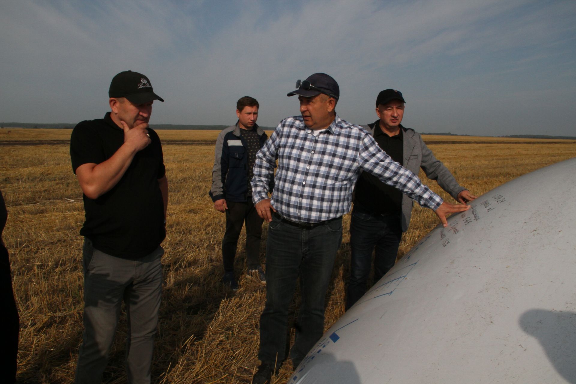 Минзәлә районы башлыгы хуҗалыклардагы эшләр белән танышты