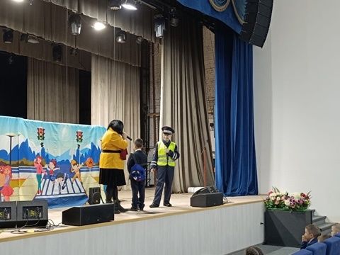 Спектакль помог юным мензелинцам закрепить знания ПДД