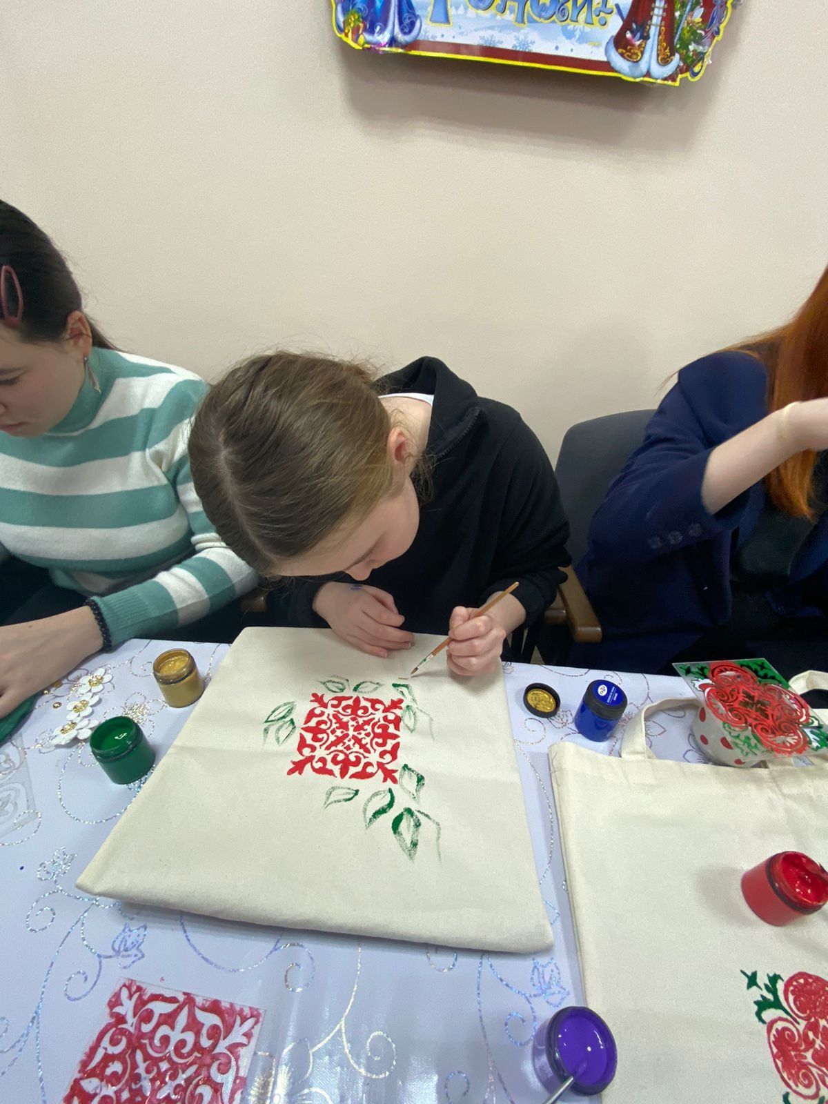 Минзәләдә татар бизәкләре буенча мастер-класс үткәрделәр