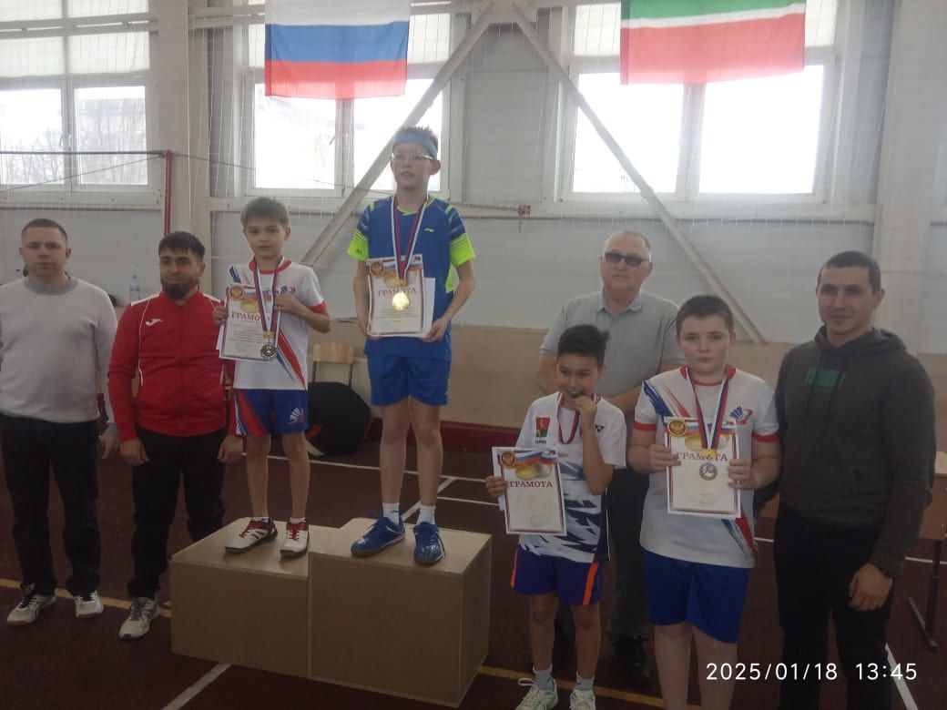 Минзәлә бадминтончылары Сарманда 8 медаль җиңделәр