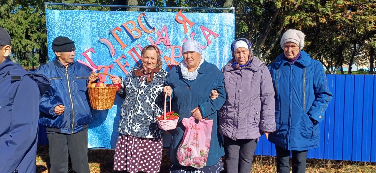 В Калтаковской СОШ прошла ярмарка в поддержку участников СВО