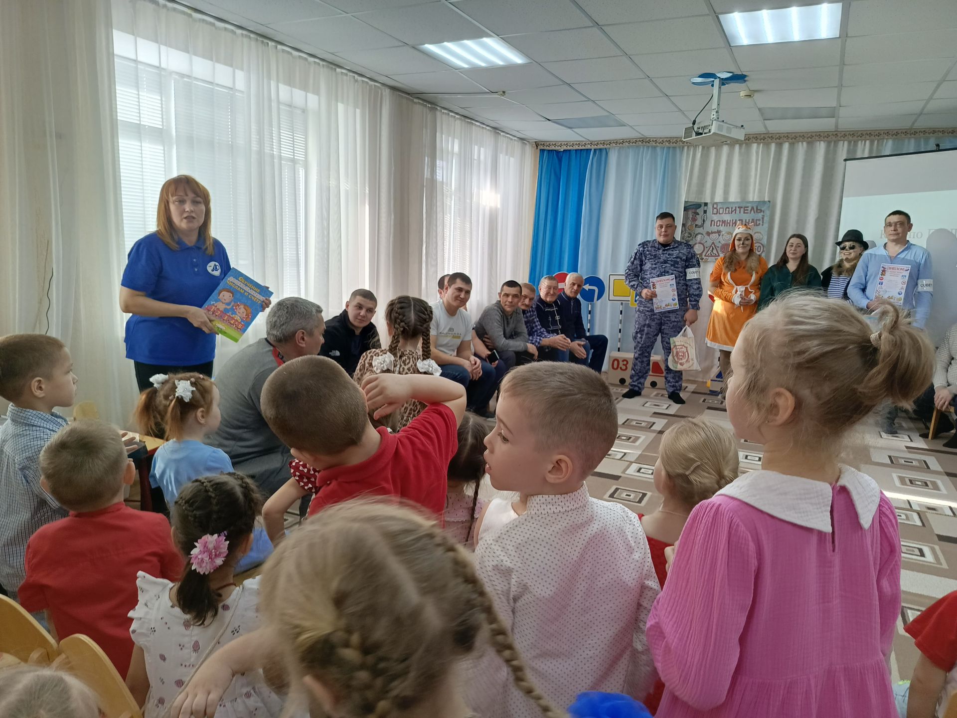 В детском саду № 5 «Зоренька» состоялся КВН по правилам дорожного движения