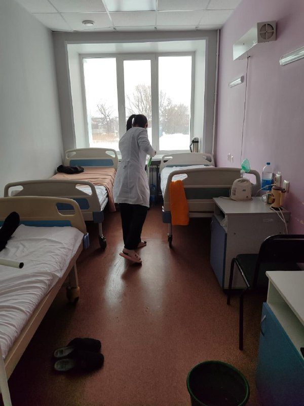 В Мензелинской ЦРБ медики-волонтёры помогают ухаживать за пациентами