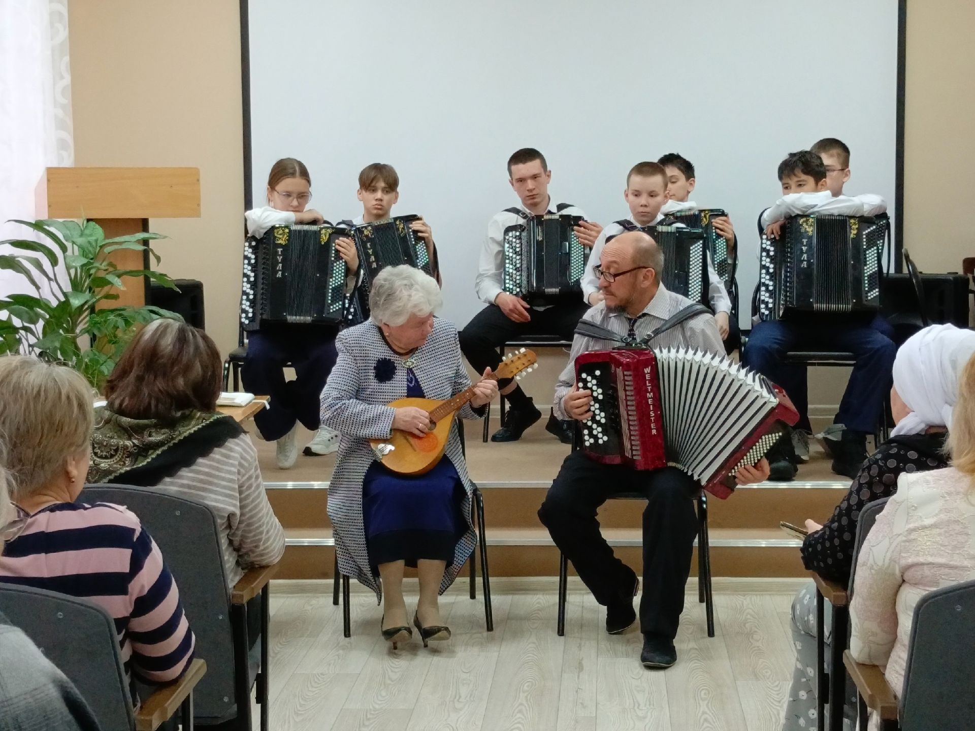 В Мензелинске прошло мероприятие «Подвиг героев навека»