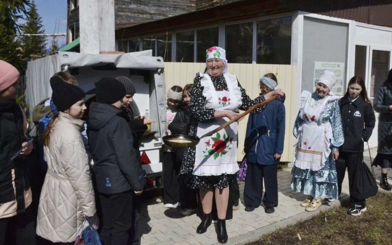 Татар Мөшегесе һәм Кадрәк мәдәният йорты хезмәткәрләре «Каз өмәсе» белән таныштырдылар