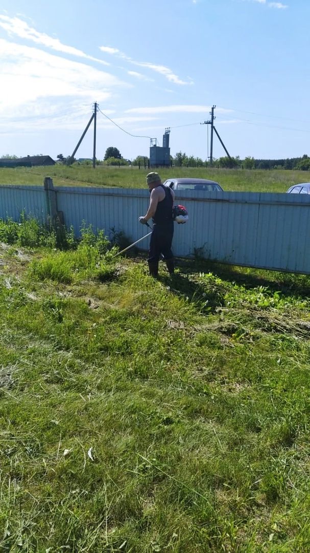 На кладбище деревни Топасево провели субботник